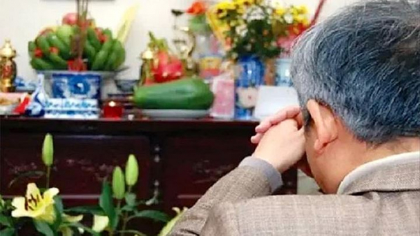 Bài văn khấn cúng Tất niên 2023 chuẩn truyền thống
