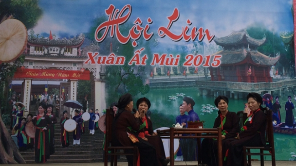 Liền anh, liền chị vẫn ngả nón xin tiền