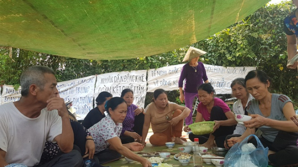 Lãnh đạo tỉnh Phú Thọ đối thoại với dân mất đất vì khai thác cát