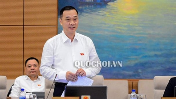 Ủy ban Thường vụ Quốc hội: Kinh tế phát triển chậm, cần xem xét áp lực tăng giá xăng, điện