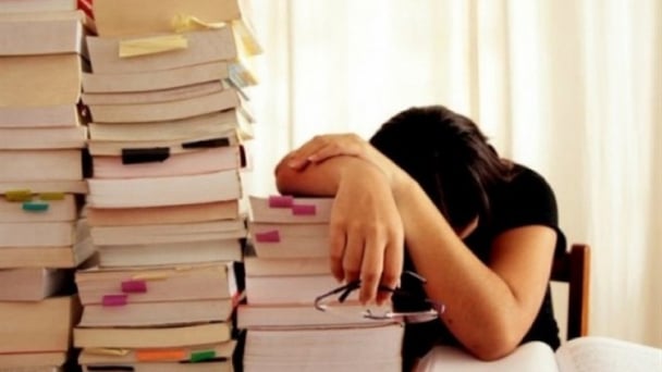 Trẻ áp lực thi cử: Cha mẹ đang ích kỷ!
