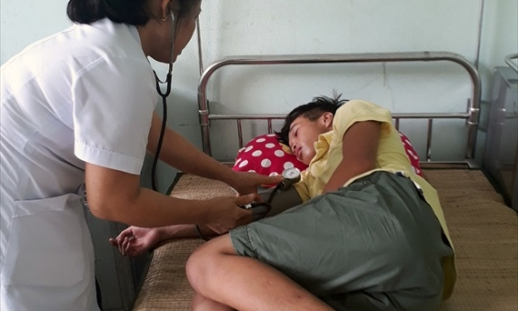 Cứu hộ thành công 4 thuyền viên trôi dạt trên biển
