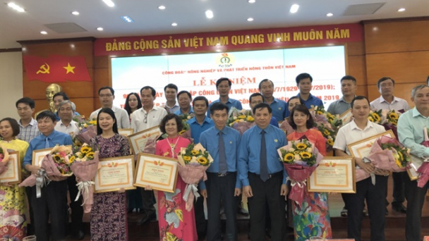 Tôn vinh 26 tập thể xuất sắc, 64 cá nhân tiêu biểu công đoàn ngành NN-PTNT