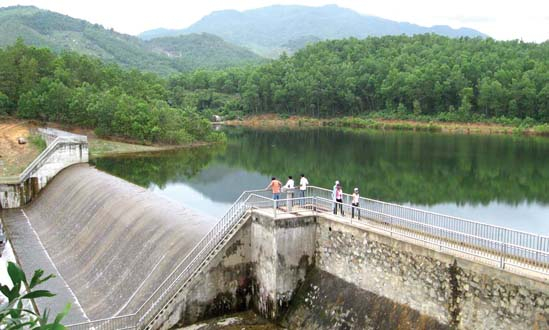 Khẩn trương rà soát, bố trí vốn sửa chữa hồ chứa nước
