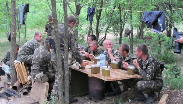Kiev bác tin quân chính phủ xin hàng vì cạn lương