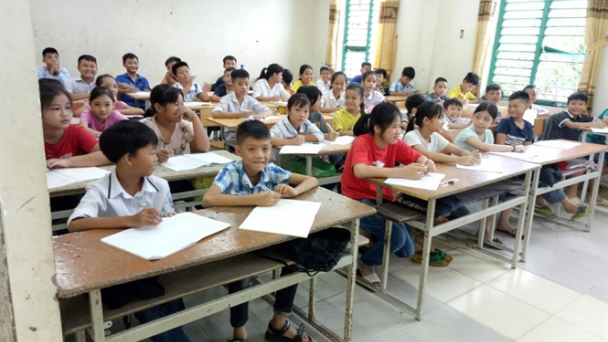 Phớt lờ quy định cấm dạy thêm đầu cấp trước khai giảng