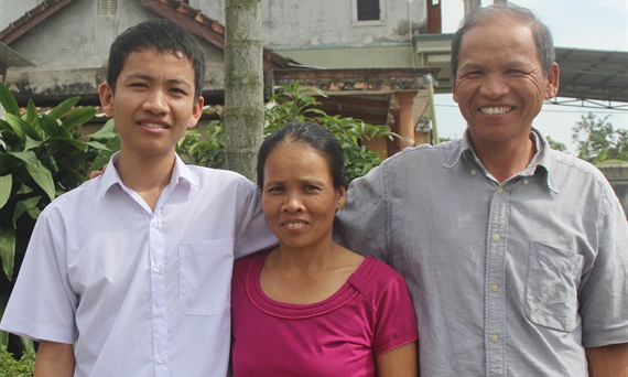Con nhà nông đoạt Huy chương Bạc Tin học châu Á