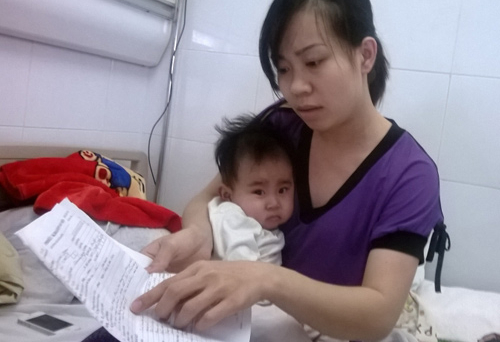 Cháu bé nghi bị rửa mũi bằng cồn phải nhập viện trở lại