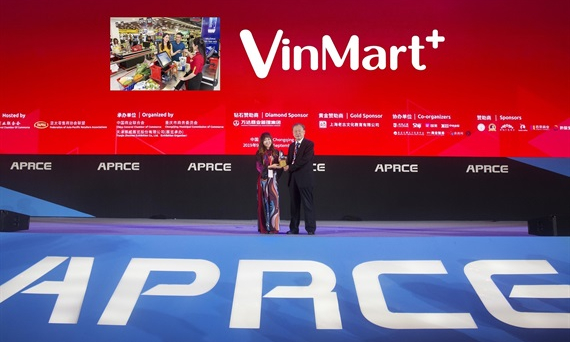 Liên đoàn Hiệp hội bán lẻ châu Á trao giải 'Nhà Bán Lẻ Xanh' cho VinMart & VinMart+