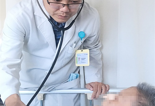 Cứu sống cụ bà đột ngột ngưng tim, ngưng thở