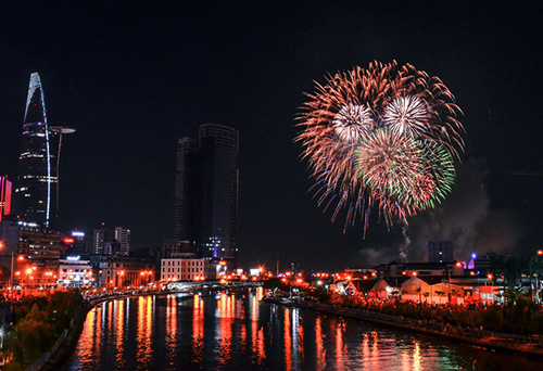 TP HCM được bắn pháo hoa 4 điểm mừng Tết Dương lịch 2018