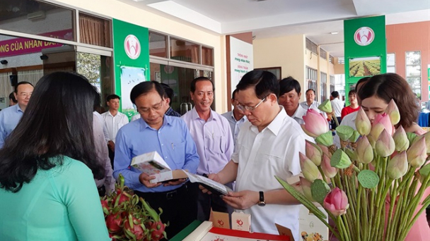 Phó Thủ tướng Vương Đình Huệ dự diễn đàn củng cố và nâng cao hiệu quả HTX