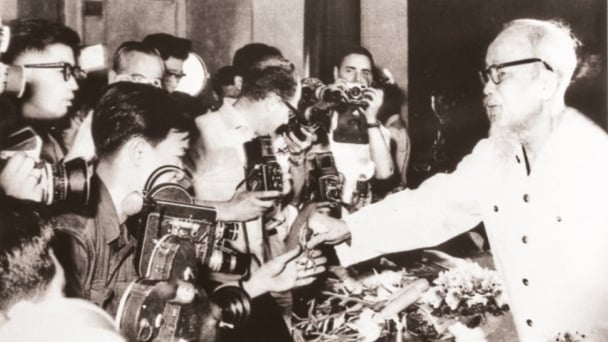 Nhà báo cách mạng Hồ Chí Minh