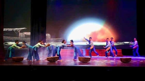 Khai mạc Hội diễn 'Câu hò nối những dòng sông' 2025