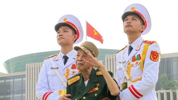 Khí tiết, khí chất Anh hùng La Văn Cầu