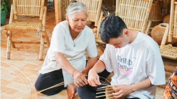 Tái sinh nghề truyền thống: [Bài 1] Lối đi nào cho làng nghề Việt?
