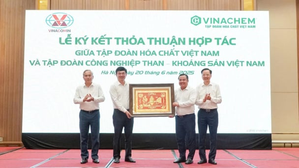 Hợp tác chiến lược giữa TKV và Vinachem: Nâng tầm mối quan hệ gắn kết