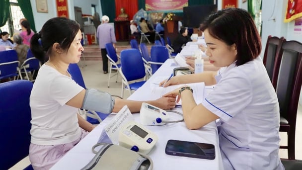 Bảo vệ sức khỏe nhân dân trước nắng nóng