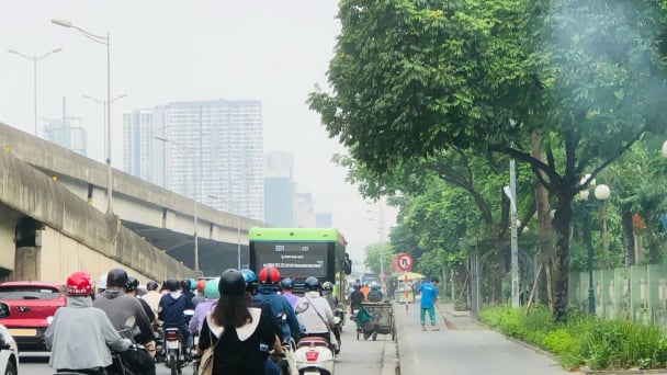 Chất lượng không khí Hà Nội ngày 12/5 ở mức kém, hạn chế ra ngoài