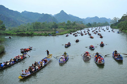 Dừng khai hội Chùa Hương để phòng chống Covid-19