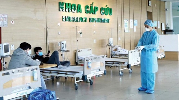 Một bác sĩ Bệnh viện Bệnh nhiệt đới Trung ương mắc Covid-19