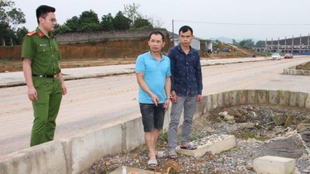 Bắt đối tượng trộm dây điện ở sân vận động, bán lấy tiền mua ma túy