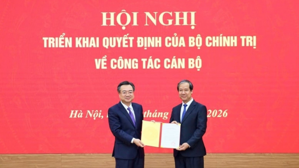 Bộ Chính trị bổ nhiệm hai Phó Trưởng Ban Chính sách, chiến lược Trung ương