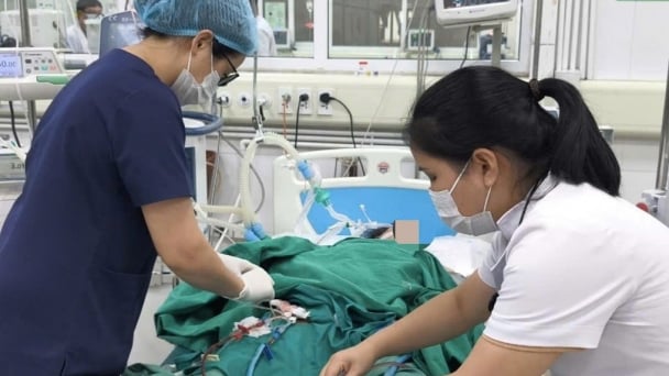 Sốt xuất huyết trên nền đái tháo đường, bệnh nhân phải lọc máu liên tục