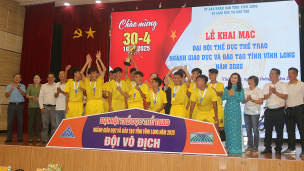 Tưng bừng khai mạc đại hội thể thao ngành giáo dục Vĩnh Long