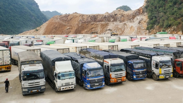 Lạng Sơn ưu tiên thông quan nông sản chở xe nóng