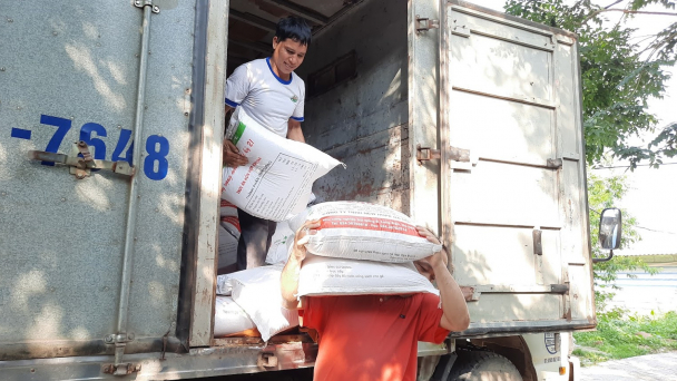 Thức ăn chăn nuôi lần thứ 10 tăng giá