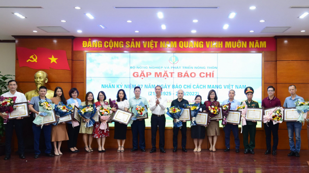 Trân trọng sự dấn thân của những người làm báo lĩnh vực nông nghiệp