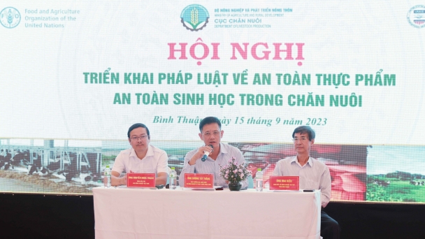 Chăn nuôi phải gắn với môi trường xanh và nói không với chất cấm