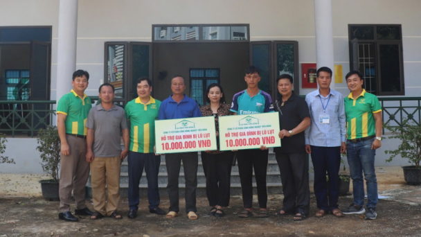 Tiến Nông sẻ chia khó khăn, cùng đồng bào khắc phục hậu quả lũ lụt