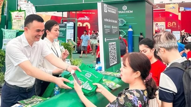 Vinachemmart bùng nổ ưu đãi: Tải app nhận quà, nghìn lượt truy cập mỗi ngày