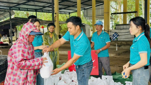 Mavin và Kemin hỗ trợ đồng bào miền Trung Tây Nguyên khắc phục bão lũ cùng