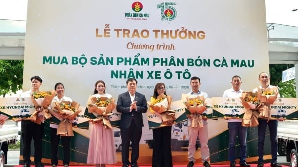 Mua bộ sản phẩm Phân bón Cà Mau - Nhận xe ô tô