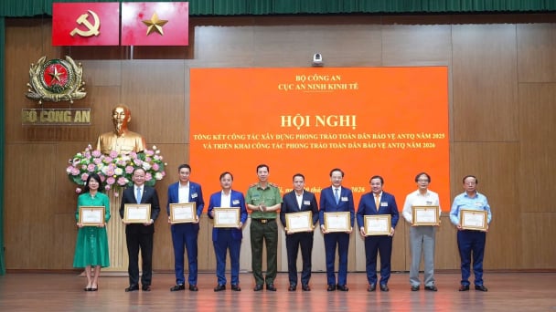 Cục An ninh kinh tế khen thưởng các tập thể, cá nhân Vinachem