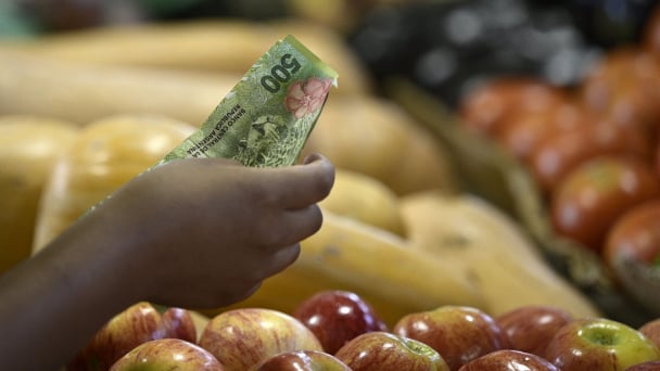 Lạm phát trên 200%, Argentina sắp phát hành tiền mệnh giá lớn