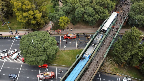 Tai nạn tàu hỏa ở thủ đô Argentina, 90 người bị thương