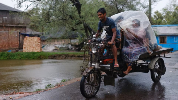 Bão Remal đổ bộ vào Ấn Độ và Bangladesh, hàng trăm nghìn người sơ tán