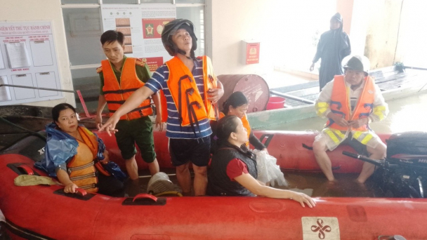 'Lũ lên nhanh, chúng tôi không kịp trở tay'