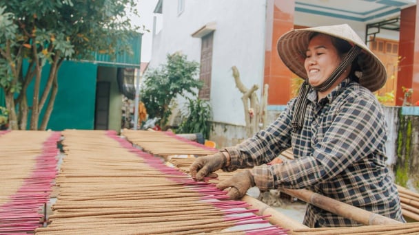 Sôi động làng hương trầm