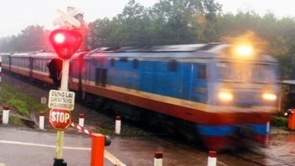 Bắt người đàn ông trộm cắp thiết bị đường sắt