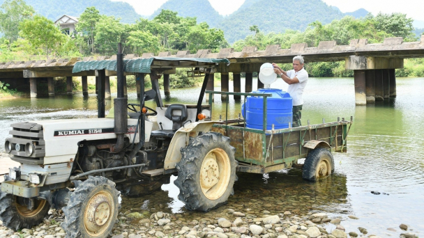 Về nơi giếng cả làng đều cạn