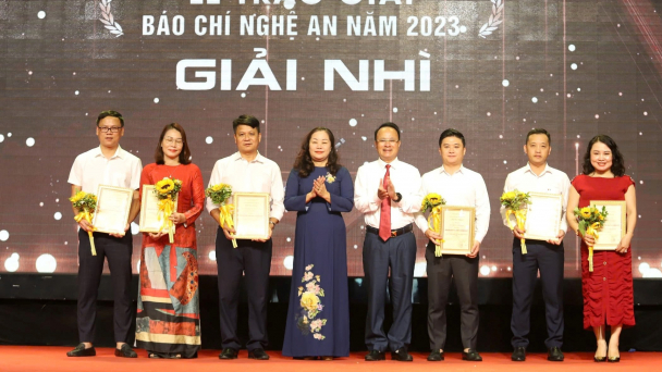 'Nhọc nhằn tiếp cận chính sách lớn' đoạt Giải Nhì Báo chí Nghệ An