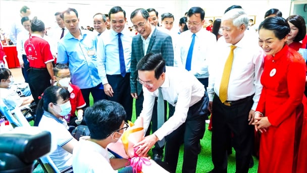 400 tỷ đồng hỗ trợ ngư dân, trẻ em nghèo