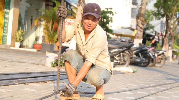 Nắng nóng đỉnh điểm, lao động tự do Đà Nẵng gồng mình mưu sinh