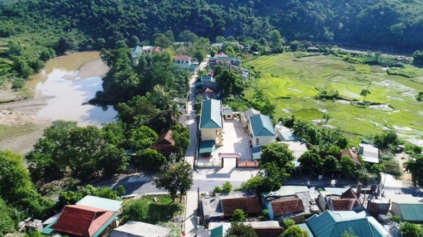 Đường lên Hữu Kiệm