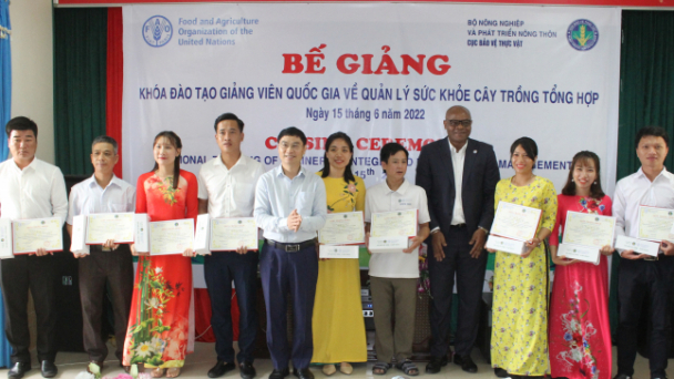 Recognition of the first IPHM trainer in Vietnam